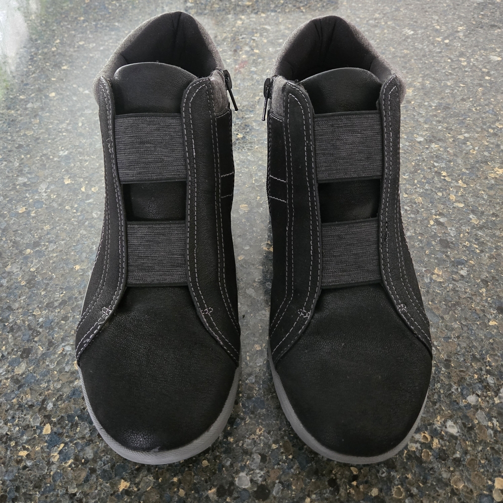 Clarks Adella Bend Cloudsteppers Black Ankle Boots